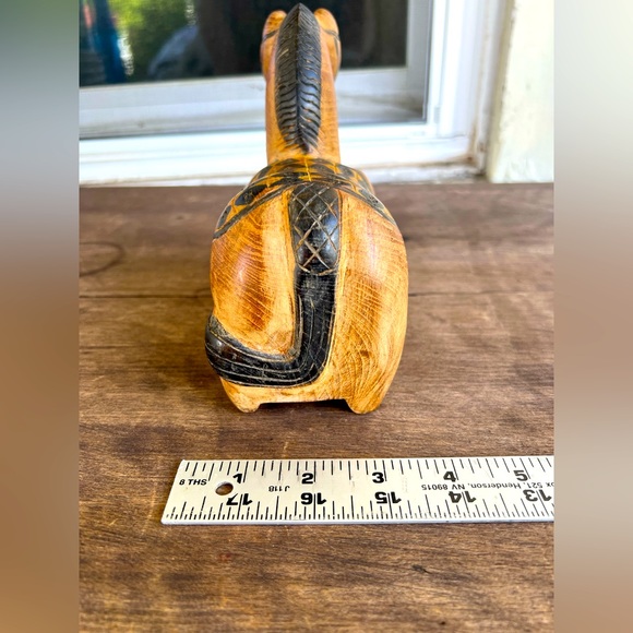 Vintage Wood Carved Brown Horse Shelf Sitter 6 1/2" Decoration Solid - Picture 9 of 9